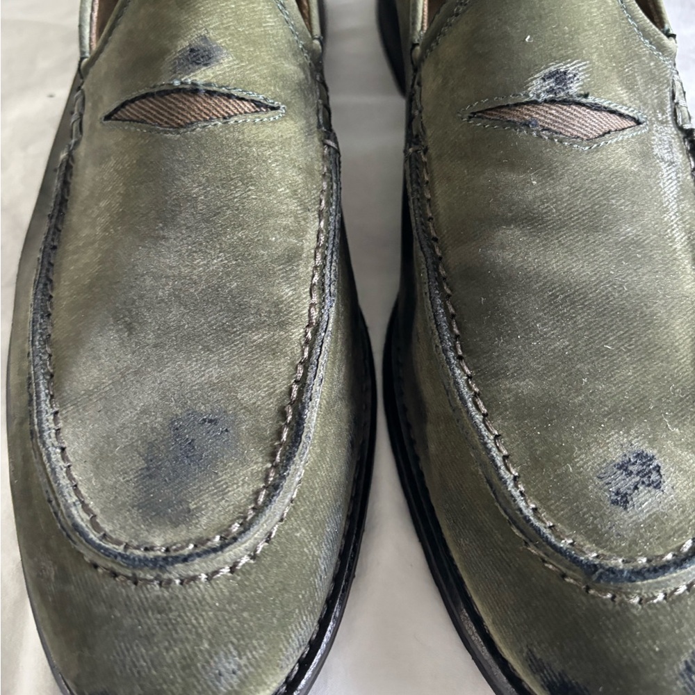 Donald J Pliner Olive distressed loafer 9M